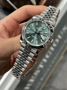 Rolex Datejust — Elegância Atemporal - foto 2 de 7