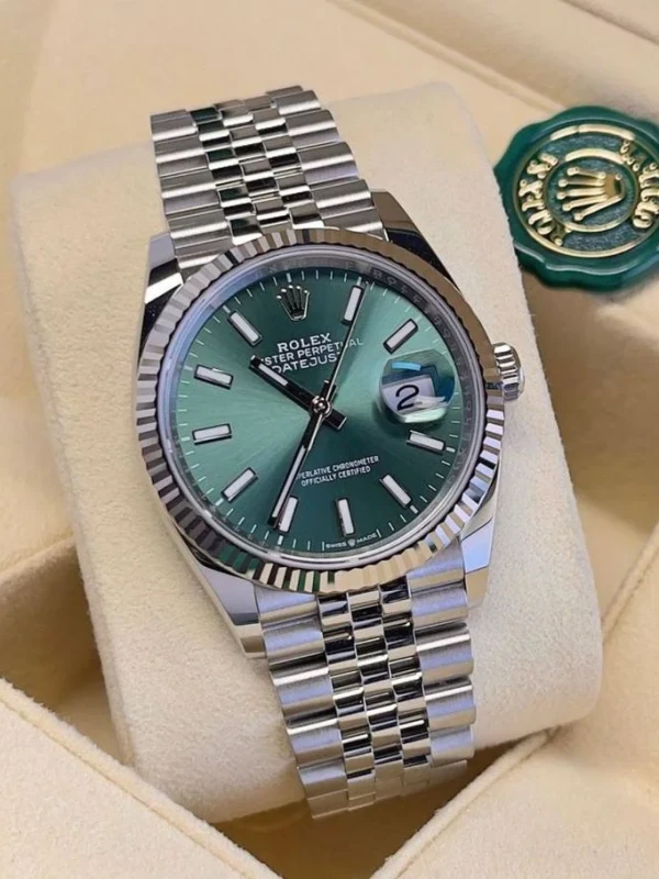 Rolex Datejust — Elegância Atemporal - foto 3 de 7