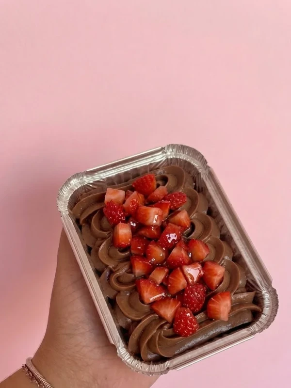 Brownie Chocolate com Morango na Marmitinha