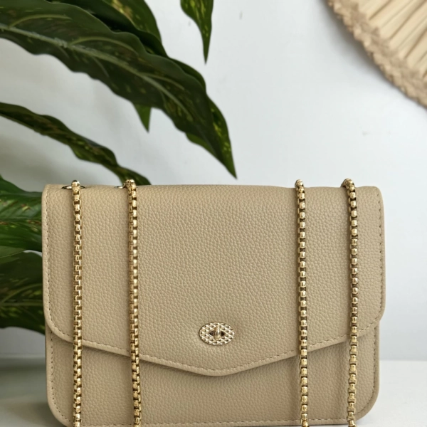 Bolsa Feminina Pequena Estruturada com Alça de corrente