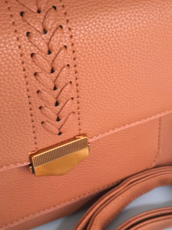 Bolsa Feminina Elegante Transversal e de Mão – Moderna e Sofisticada 