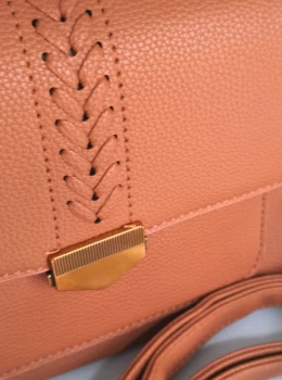 Bolsa Feminina Elegante Transversal e de Mão – Moderna e Sofisticada 