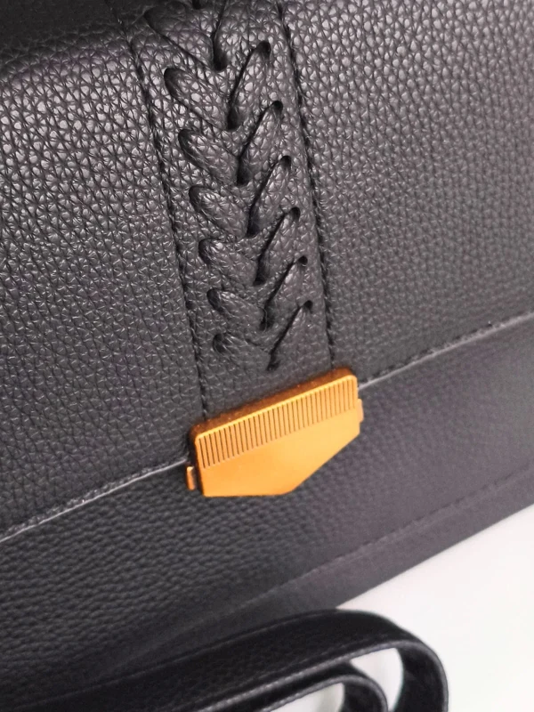 Bolsa Feminina Elegante Transversal e de Mão – Moderna e Sofisticada 