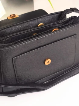 Bolsa Feminina Elegante Transversal e de Mão – Moderna e Sofisticada 