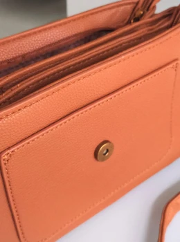 Bolsa Feminina Elegante Transversal e de Mão – Moderna e Sofisticada 
