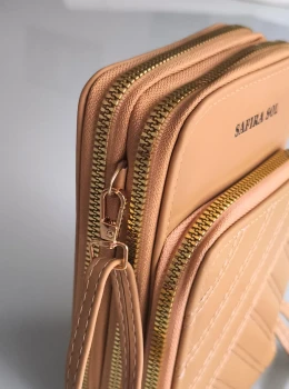 Bolsa Transversal Compacta Feminina – Cor Caramelo | 3 Compartimentos com Zíper