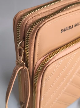Bolsa Transversal Compacta Feminina – Cor Caramelo | 3 Compartimentos com Zíper