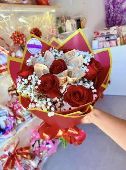 Buquê rosas + Dinheiro