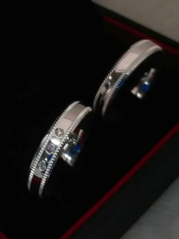 Alianças c/ três pedras em zirconia (4mm)