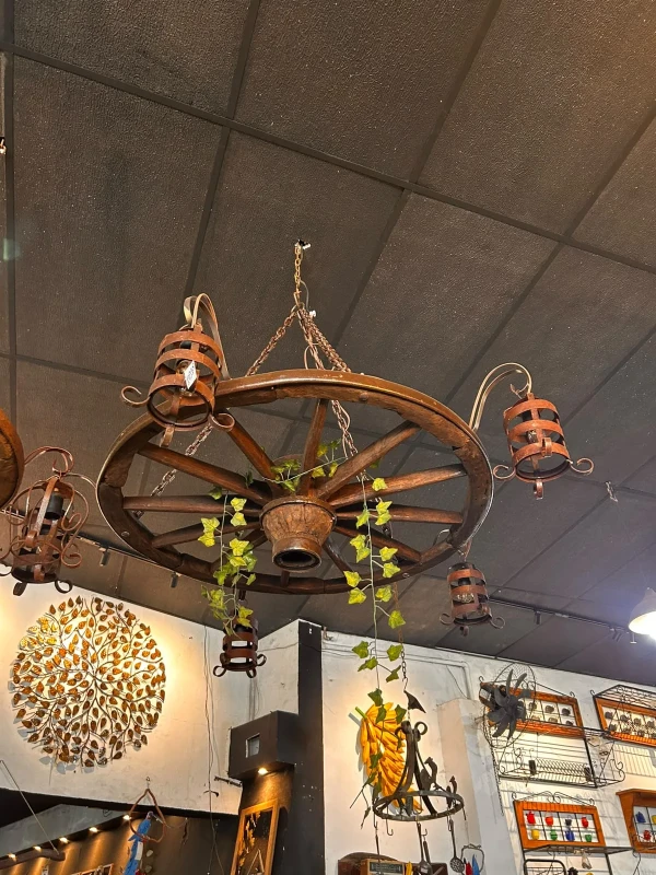 Lustre Roda de Carroça Rústico Decorativo Aluguel
