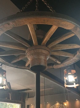 Lustre roda de carroça 4 Pendentes