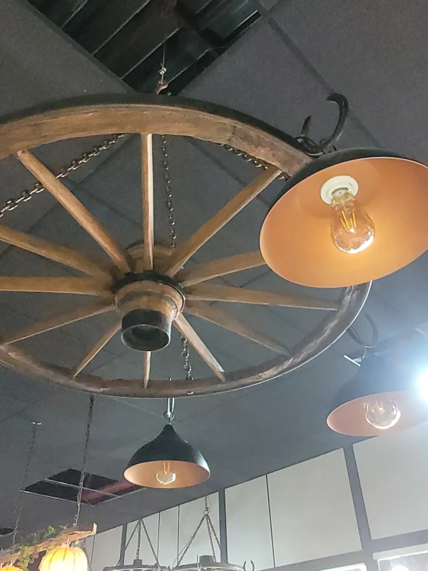 Lustre com roda de carroça 5 Pendentes