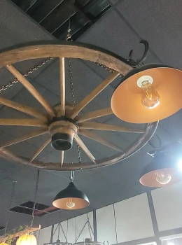 Lustre com roda de carroça 5 Pendentes