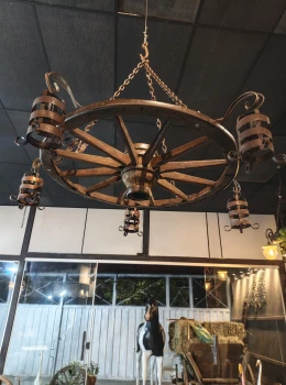 Lustre com roda de carroça 5 Pendentes