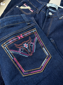 CALÇA FEMININA ARIAT BORDADA 