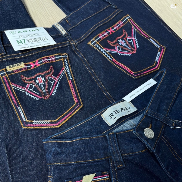 CALÇA FEMININA ARIAT BORDADA 