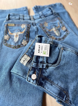 CALÇA FEMININA ARIAT BORDADA 