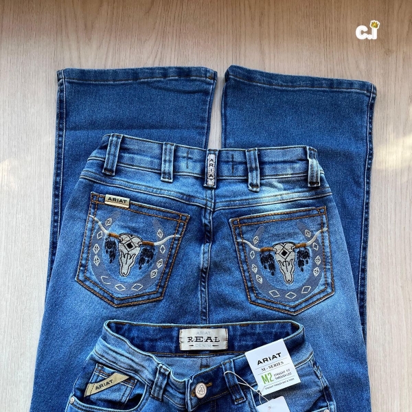 CALÇA FEMININA ARIAT BORDADA 