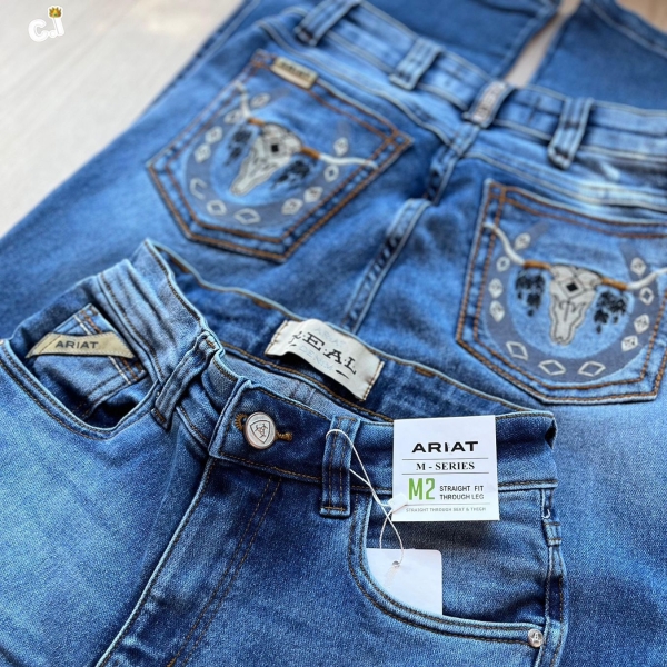 CALÇA FEMININA ARIAT BORDADA 