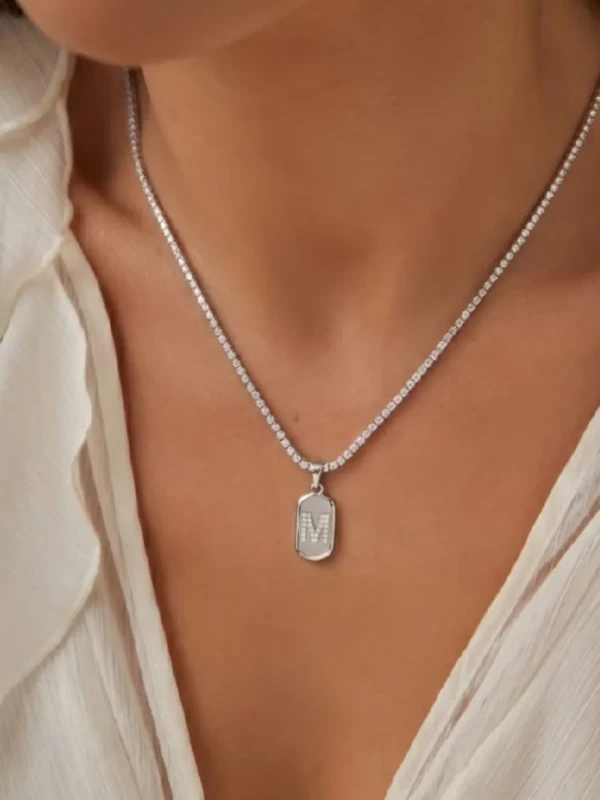 ✨️ Colar Corrente Cravejada em Zircônias com Pingente Letra Oval Banhado a Ouro 18K ou Prata 925