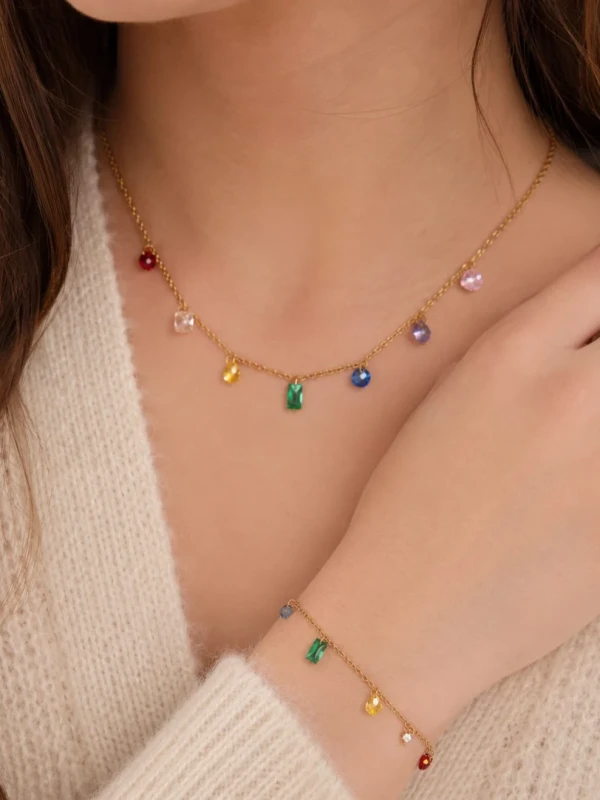 ✨️ Conjunto Colar e Pulseira Arco-íris em Aço Inox Dourado
