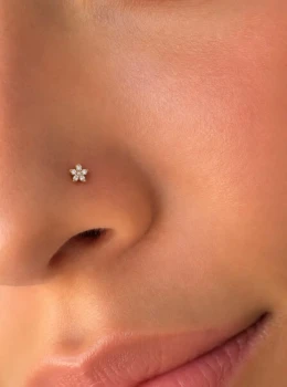 ✨️ Piercing Nariz Estrela em Aço Inoxidável Cirúrgico Dourado com Zircônias