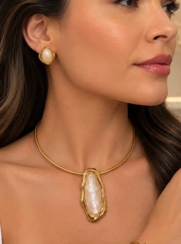 ✨️ Conjunto Colar e Brincos Pingente Formato Orgânico Banhado a Ouro 18K