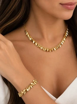 ✨️ Conjunto Colar e Pulseira Mini Folhas Banhado a ouro 18K