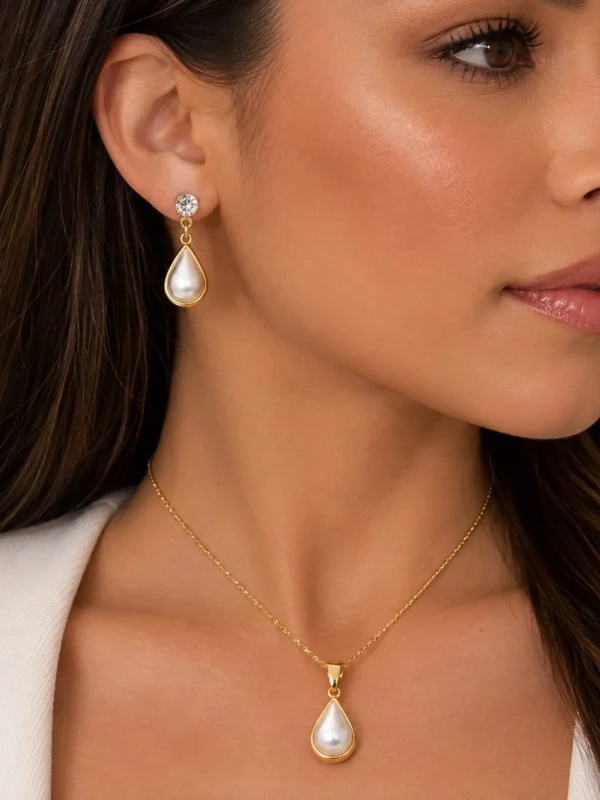 ✨️ Conjunto Colar e Brincos Gota em Pérolas e Zircônias Banhado a Ouro 18K