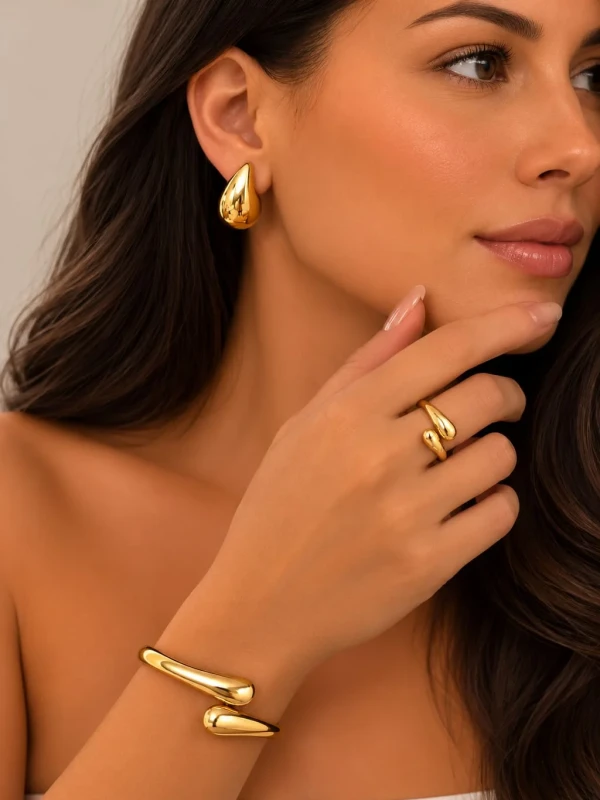 ✨️ Conjunto Pulseira Bracelete, Anel e Brincos com Design Gota Banhado a Ouro 18K