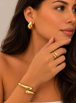 ✨️ Conjunto Pulseira Bracelete, Anel e Brincos com Design Gota Banhado a Ouro 18K