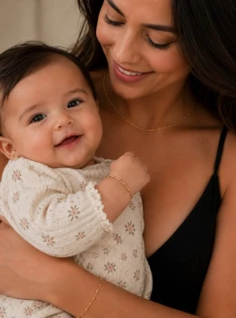 ✨️ Conjunto Mãe e Filha 4 Peças - Brinco / Pulseira Bebê e Colar / Pulseira Mãe - Banhado a Ouro 18K
