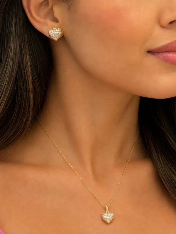 ✨️ Conjunto Colar e Brincos  Coração Cravejado em Zircônias Banhado a Ouro 18K