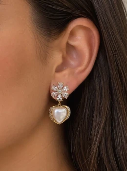 ✨️ Brinco Coração em Madrepérola e Zircônias Banhado a Ouro 18K
