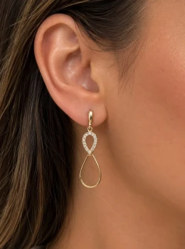 ✨️ Brinco Argola Gota Cravejado em Zircônias Banhado a Ouro 18K