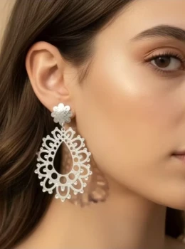 ✨️ Brinco Gota Rendada Prata