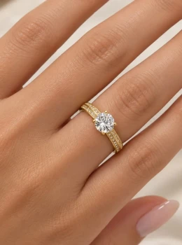 ✨️ Anel Solitário Cravejado em Microzircônias Banhado a Ouro 18K - N.16