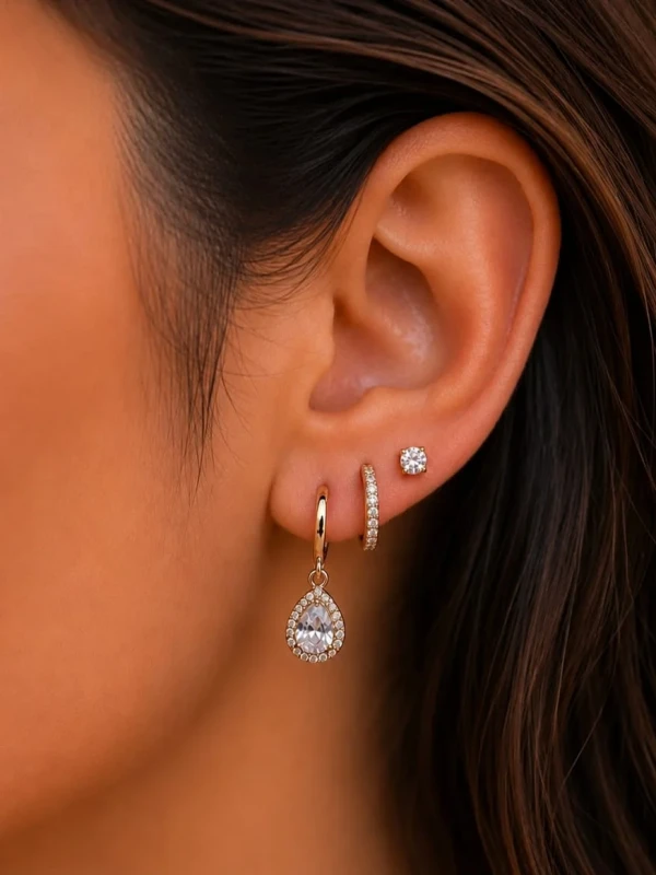 ✨ Trio Brincos Argolas Click Pingente Gota Cravejados em Zircônias e Ponto Luz Banhado a Ouro 18K