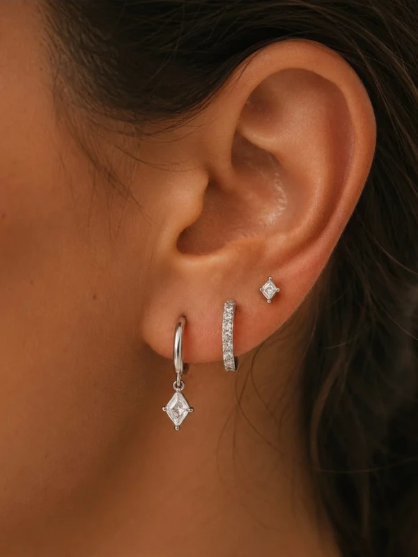 ✨️ Trio de Brincos com Zircônias e Pingente em Formato Losango Banhado a Prata 925 ou Ouro 18K