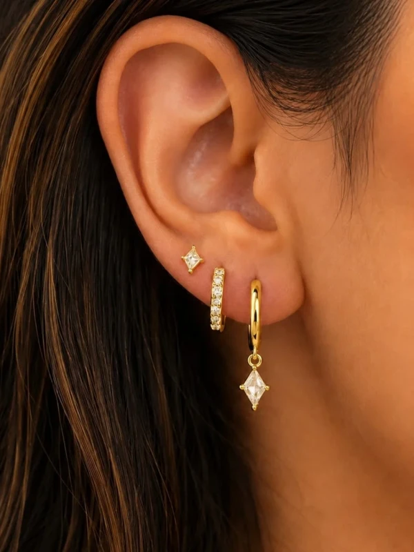 ✨️ Trio de Brincos com Zircônias e Pingente em Formato Losango Banhado a Prata 925 ou Ouro 18K