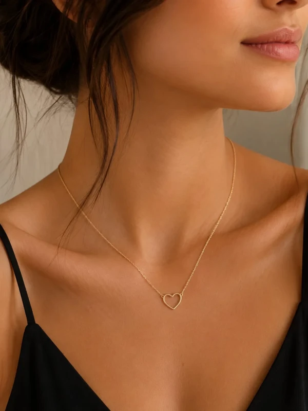 ✨️ Colar Coração Vazado Banhado em Ouro 18k