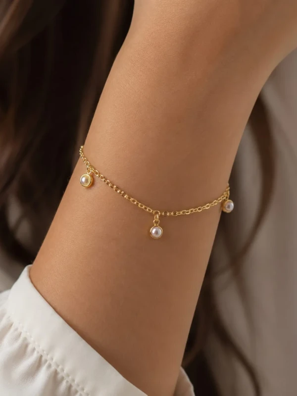 ✨️ Pulseira com Pingentes em Pérolas Banhada a Ouro 18K