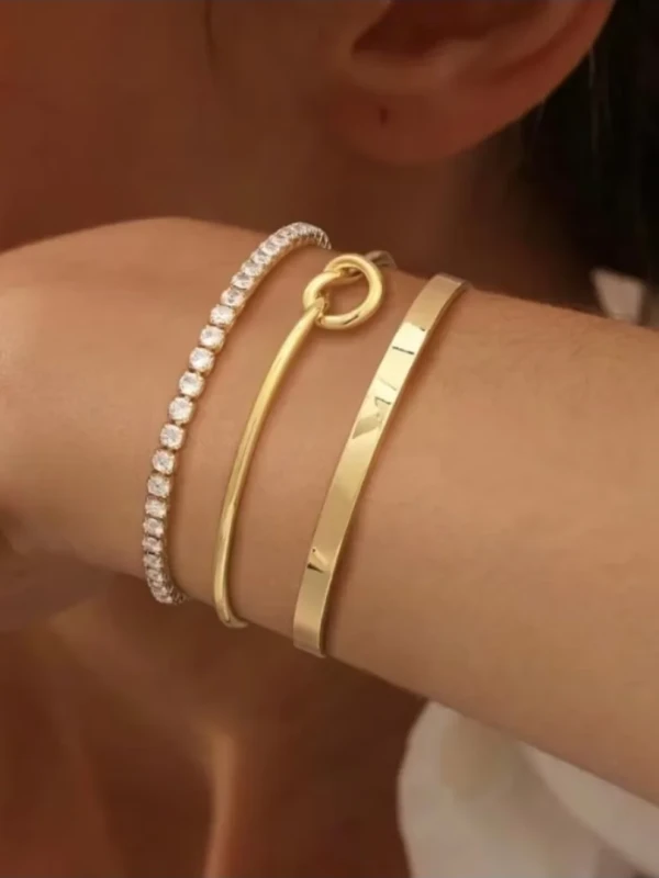 ✨️ Conjunto Braceletes Nó Delicado + Bracelete Feminino Liso + Pulseira Cravejada de Zircônia Banhadas a Ouro 18k