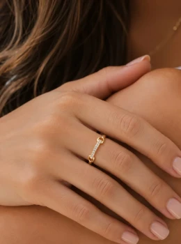 ✨️ Anel Minimalista Cravejado em Strass Banhado a Ouro 18K - Nº 18