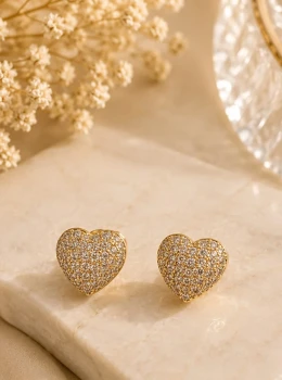 ✨ Brinco Coração Lumini Cravejado Banhado a Ouro 18K