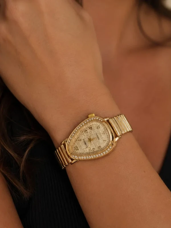 ✨️ Relógio Oval Pulseira Elástica Aço Inox Dourada