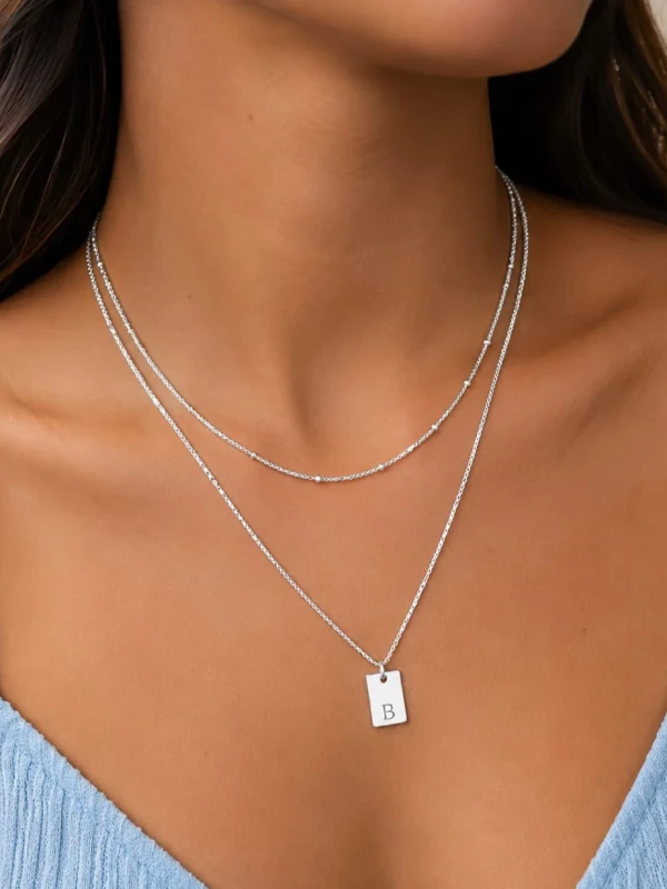 ✨️ Colar Duplo Pingente Letra Retangular Banhado a Prata 925