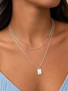 ✨️ Colar Duplo Pingente Letra Retangular Banhado a Prata 925