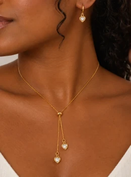 ✨️ Conjunto Colar e Brincos Gravatinha Coração Cristal Banhado a Ouro 18K