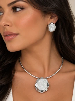✨️ Conjunto Colar e Brincos Formato Geométrico e Madrepérola Banhado a Ouro 18K ou Prata 925